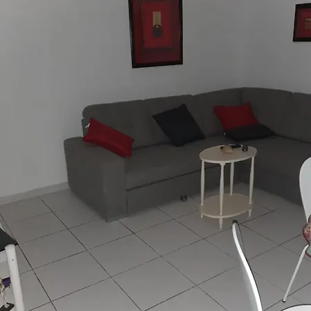 Nice Apartment At 15 Min From The Old Port * Saint-Raphael (Var)